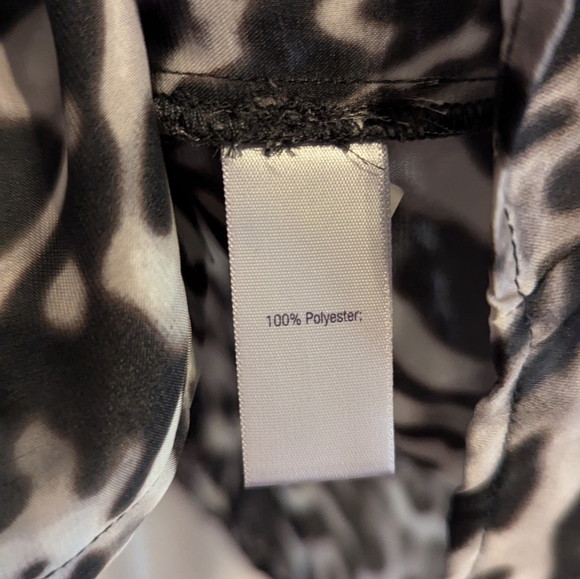Jennifer Lopez Animal Print Blouse size 1x - Picture 5 of 5